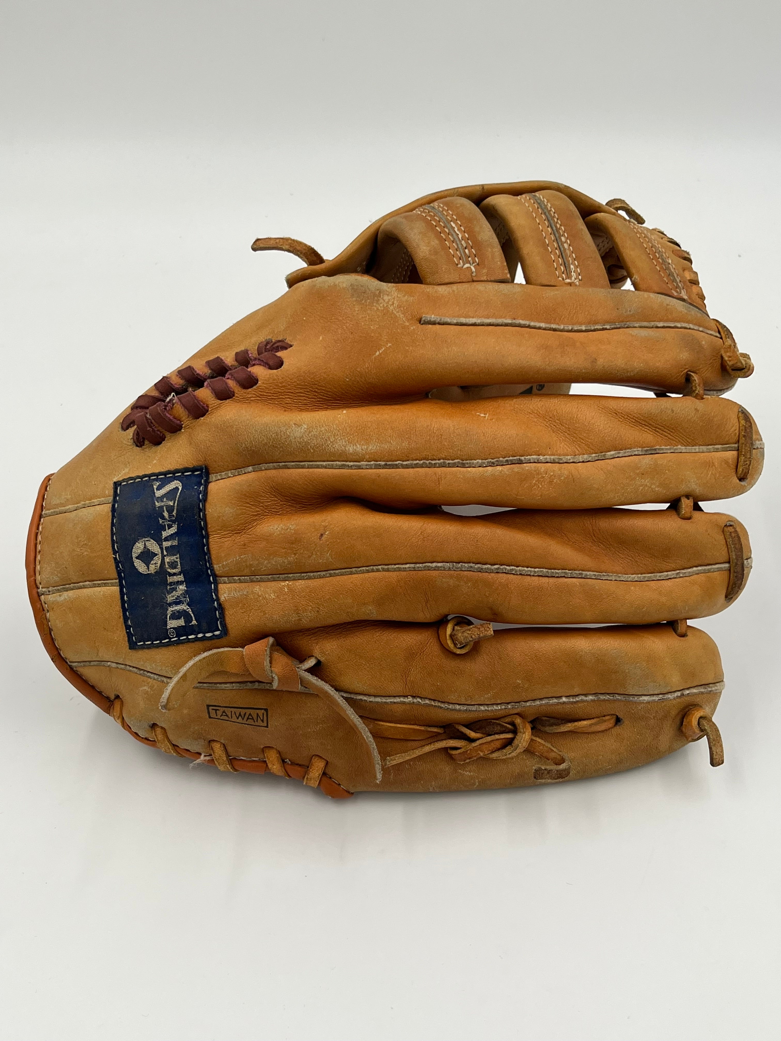 Spalding Rod Carew autograph model 12” lefty baseball glove