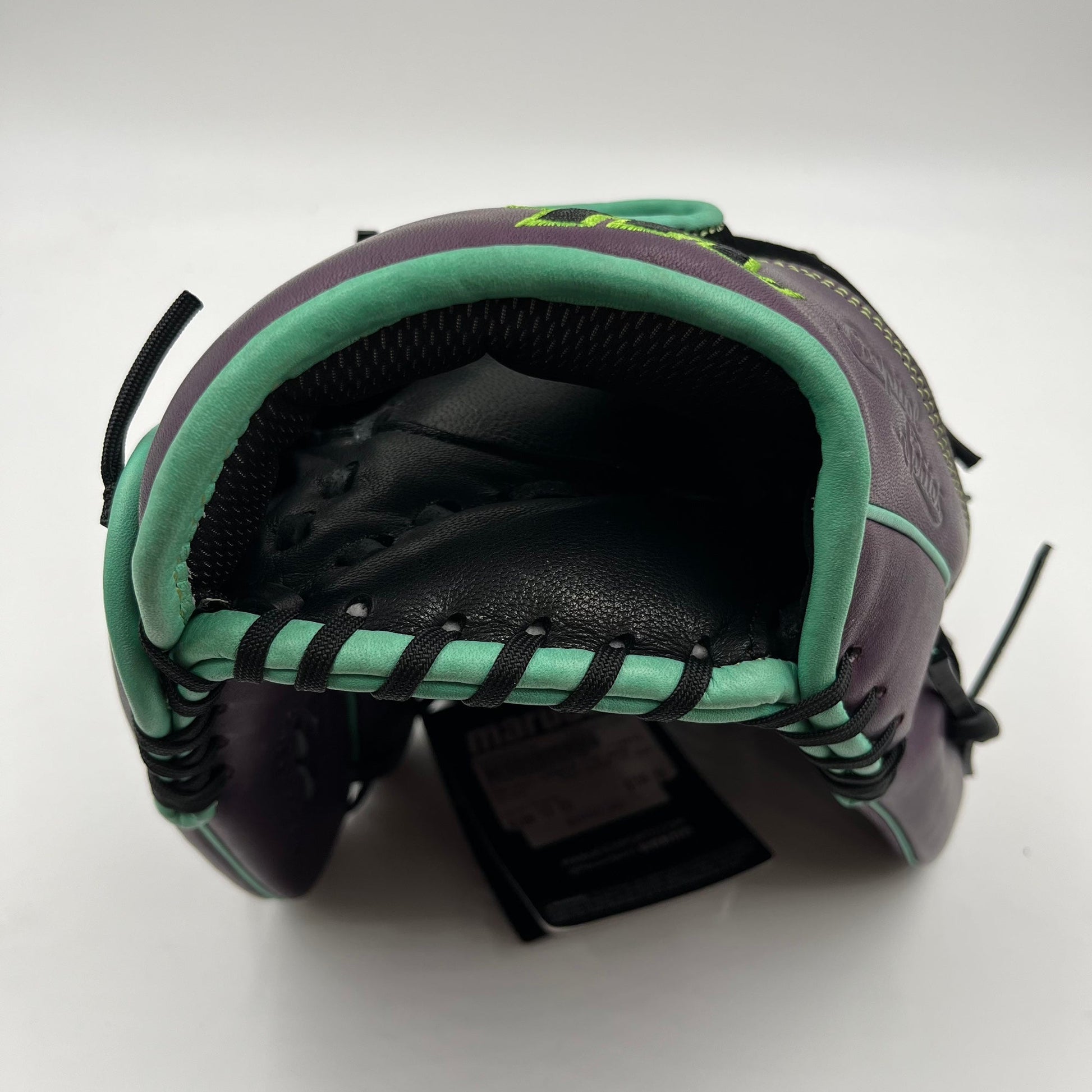 Marucci Capitol Series Carpenter 12” Pitchers Infield Baseball Glove - photo 4