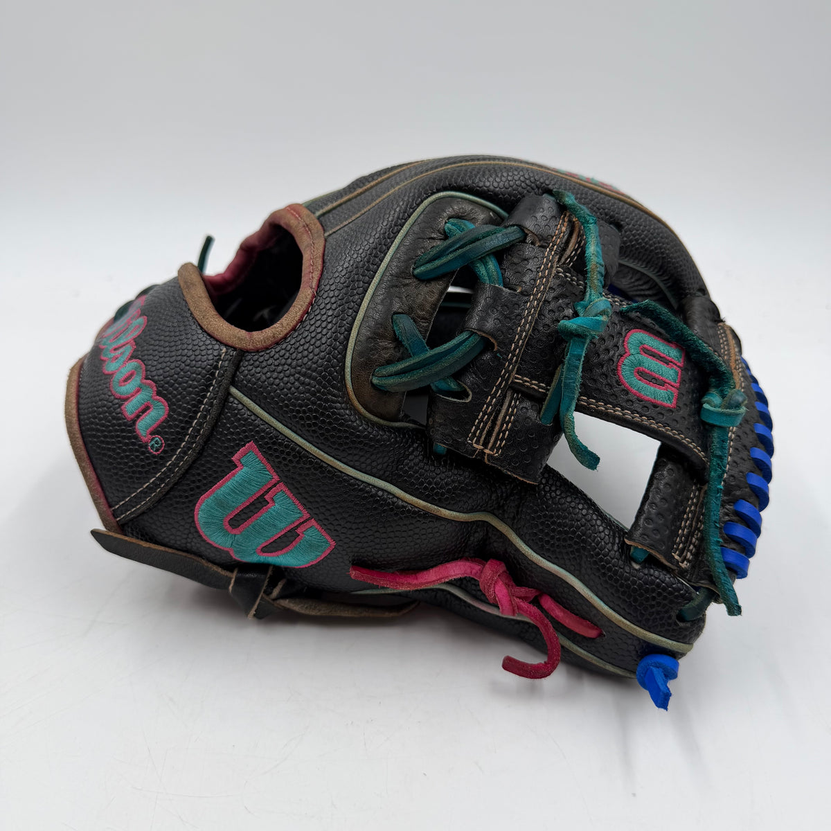Wilson A2000 SC86 11.5 Infield Baseball Glove
