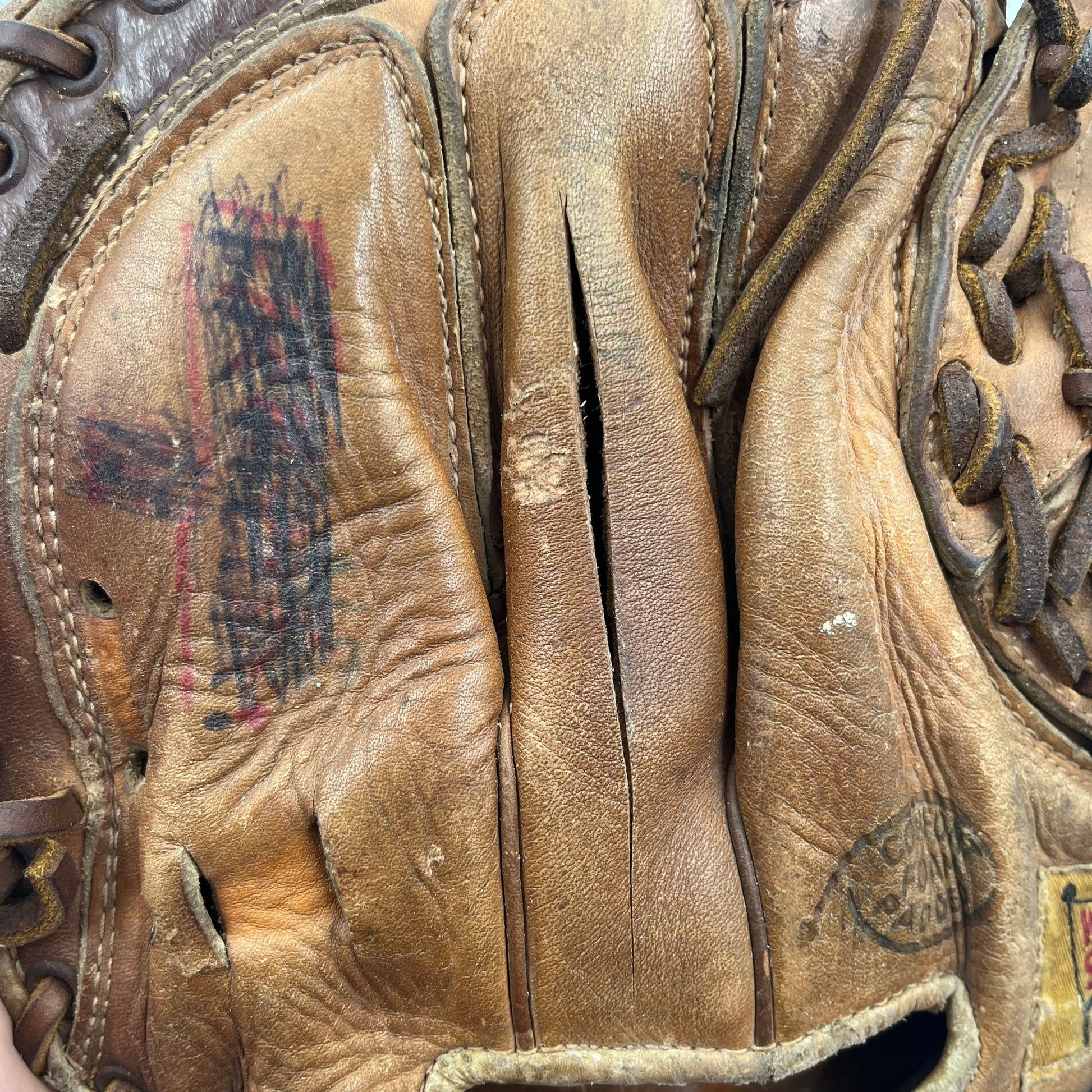 Vintage World Series T-82 Catchers Mitt Baseball Glove - photo 3