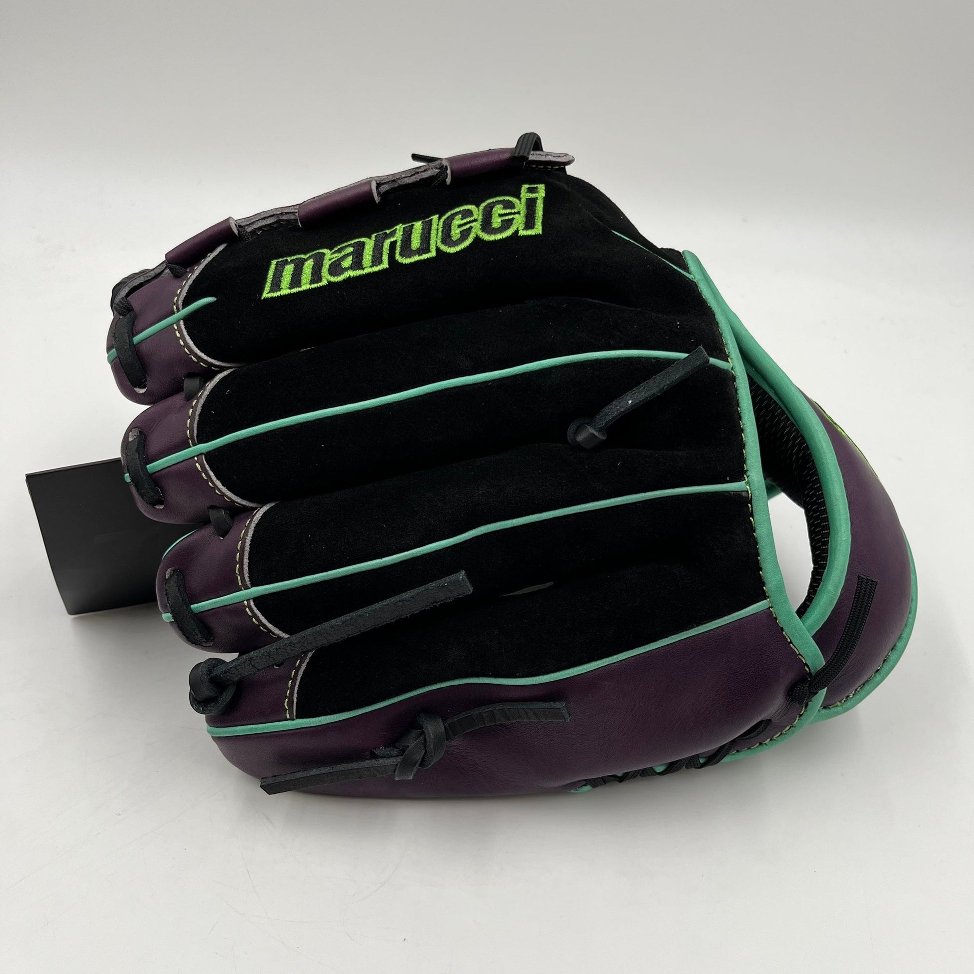 Marucci Capitol Series Carpenter 12” Pitchers Infield Baseball Glove - photo 2