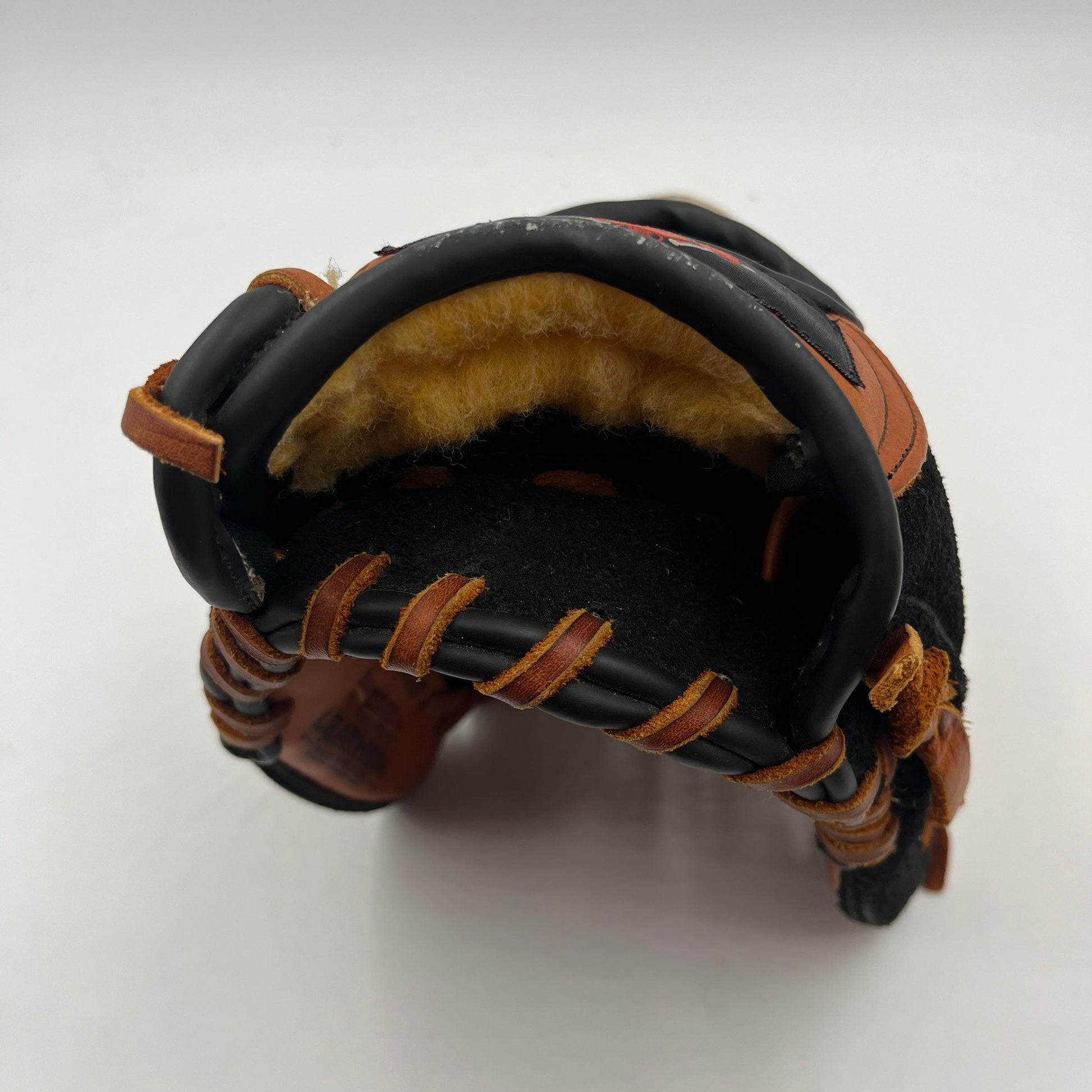 America Junior Giants MCC4000 11.5 Infield Baseball Glove - photo 5