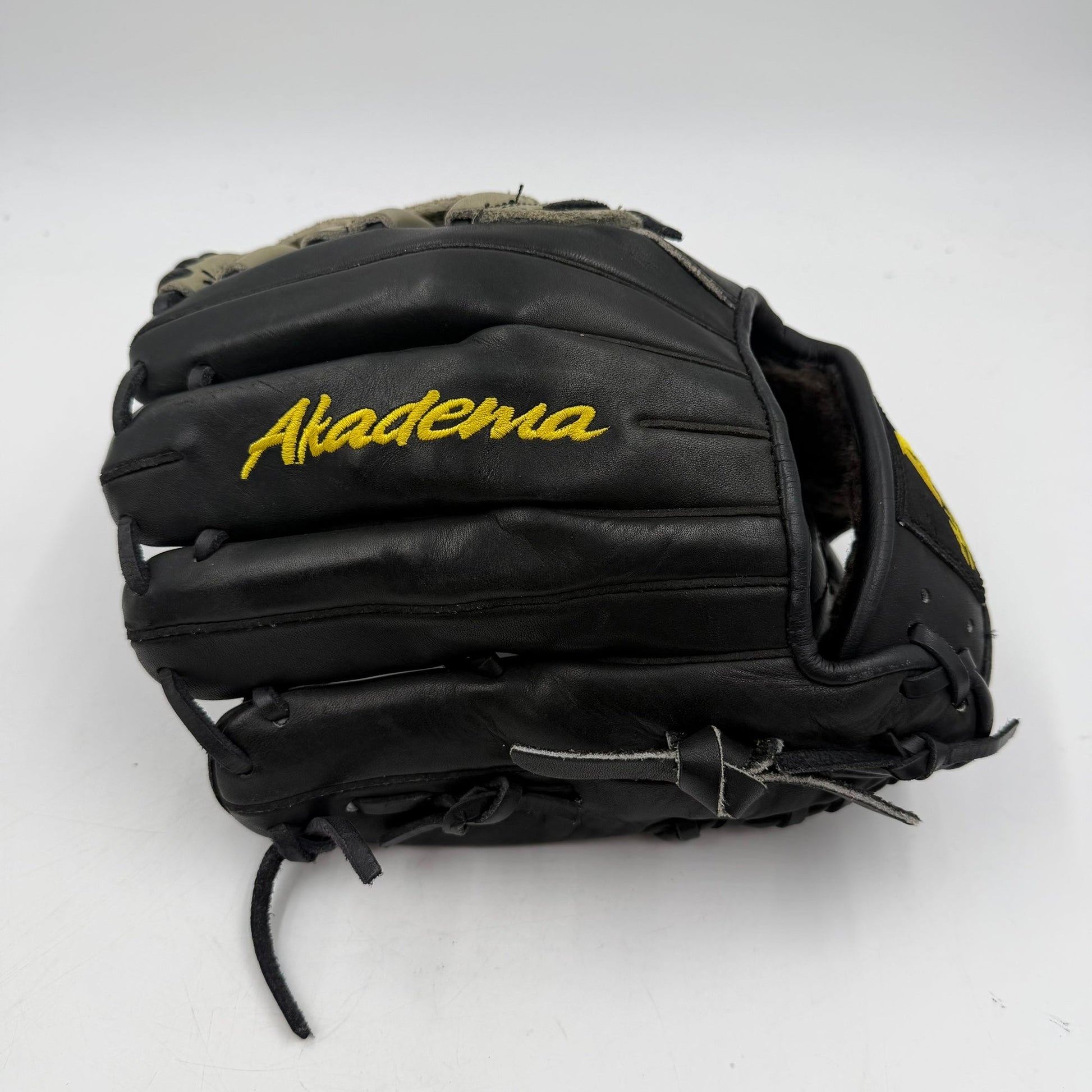 Akadema AFL10 Funnel Series 11.5 Infield Baseball Glove - photo 2