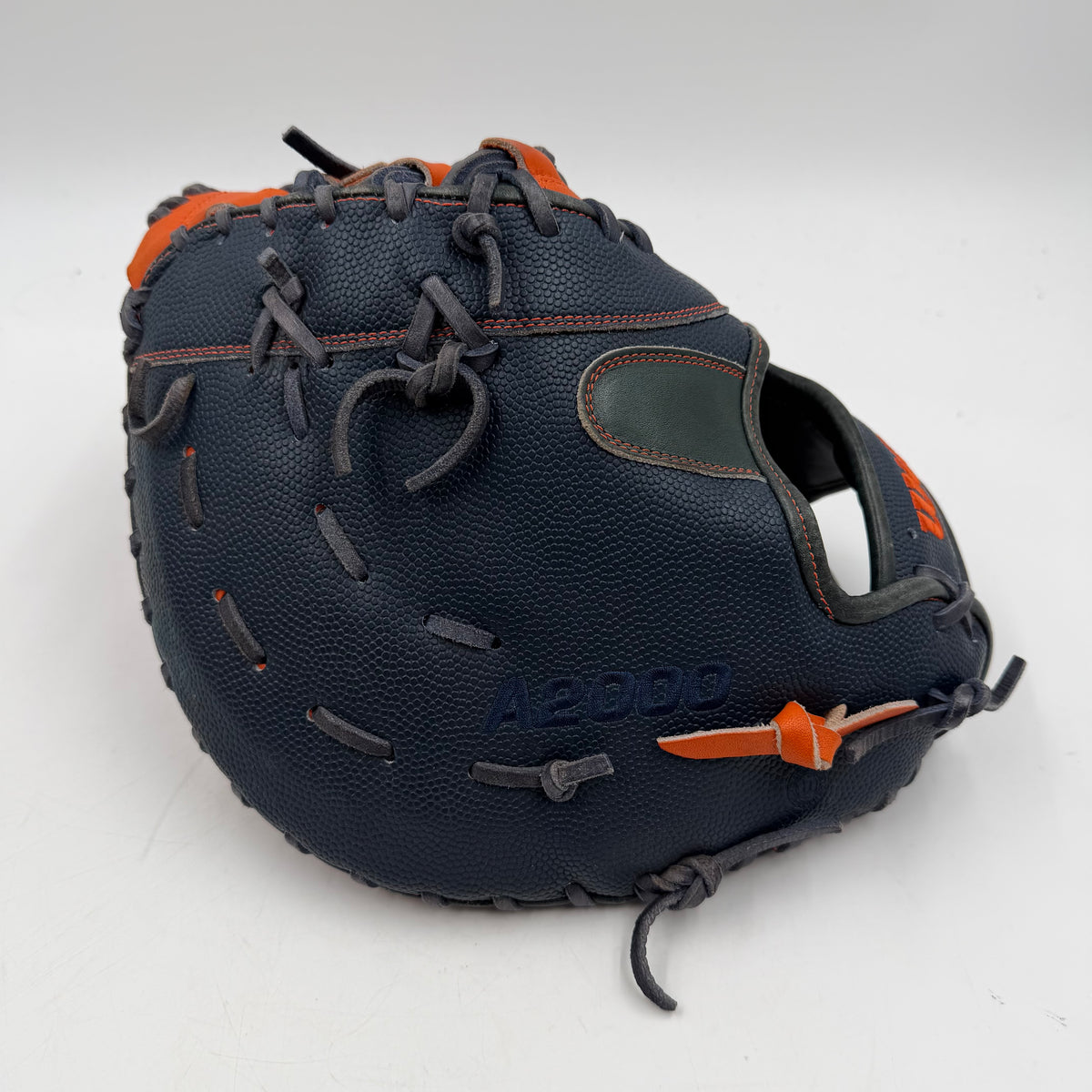 Wilson A2000 1617 12.5” Virginia Cavaliers College Issue First Base Mitt Baseball Glove