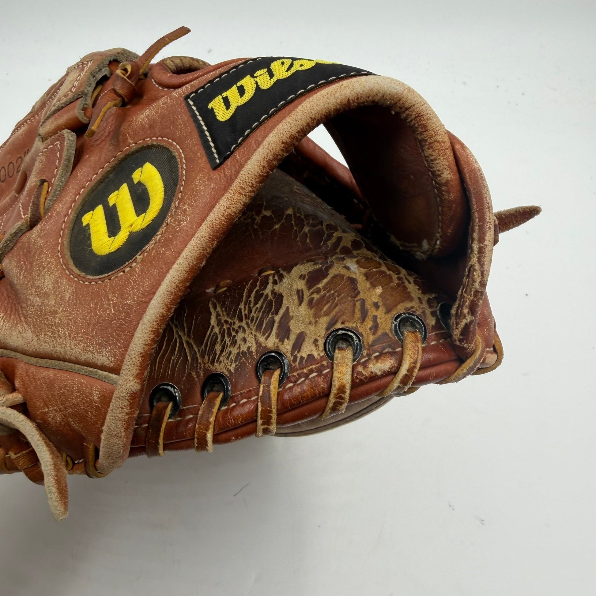Wilson A2000 XL 12.5” Lefty Pitchers Outfield Baseball Glove - photo 4