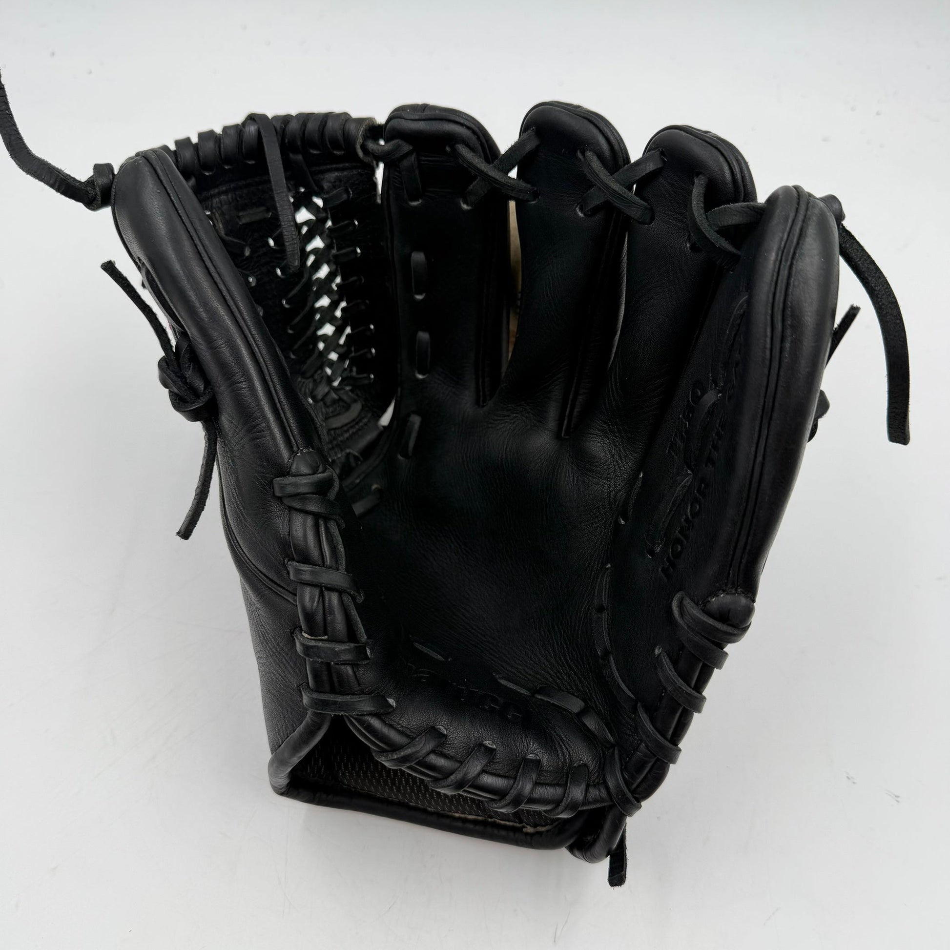 Marucci Capitol Series 11.5 Texas State College Issue Pitchers Infield Baseball Glove - photo 3