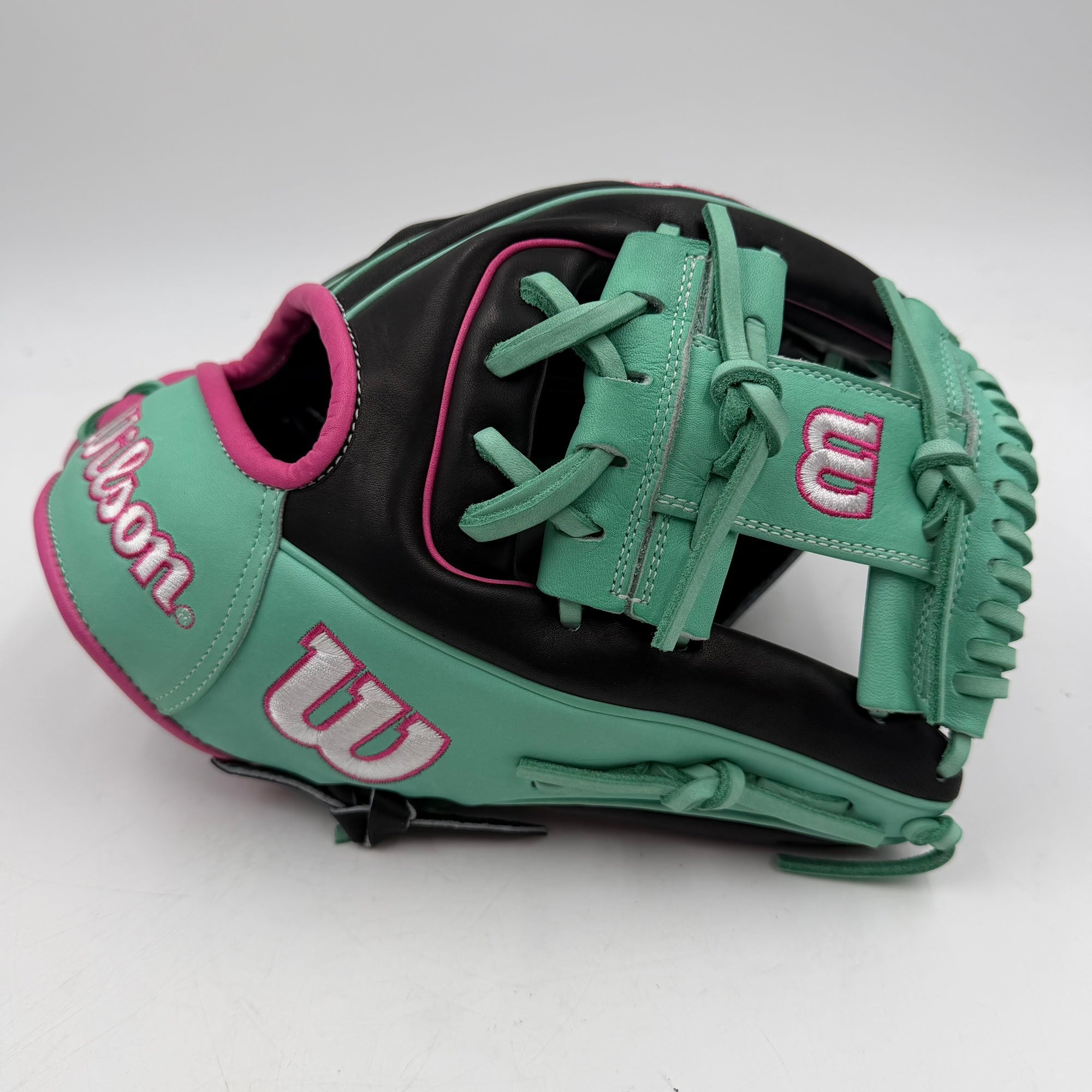 Wilson A2000 1786 11.5 Infield Baseball Glove - photo 1