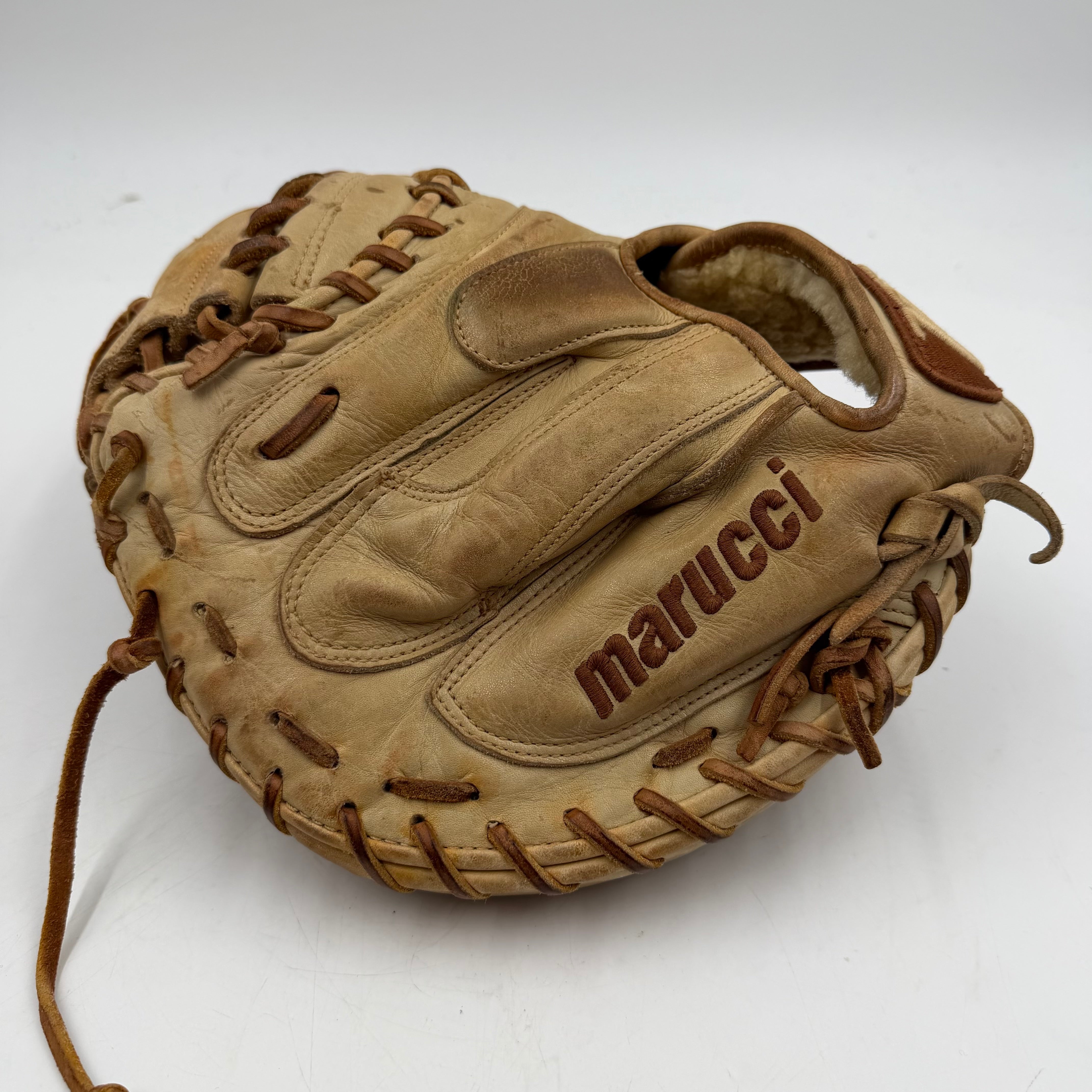 Marucci Honor the Game 32.5 catchers mitt baseball glove