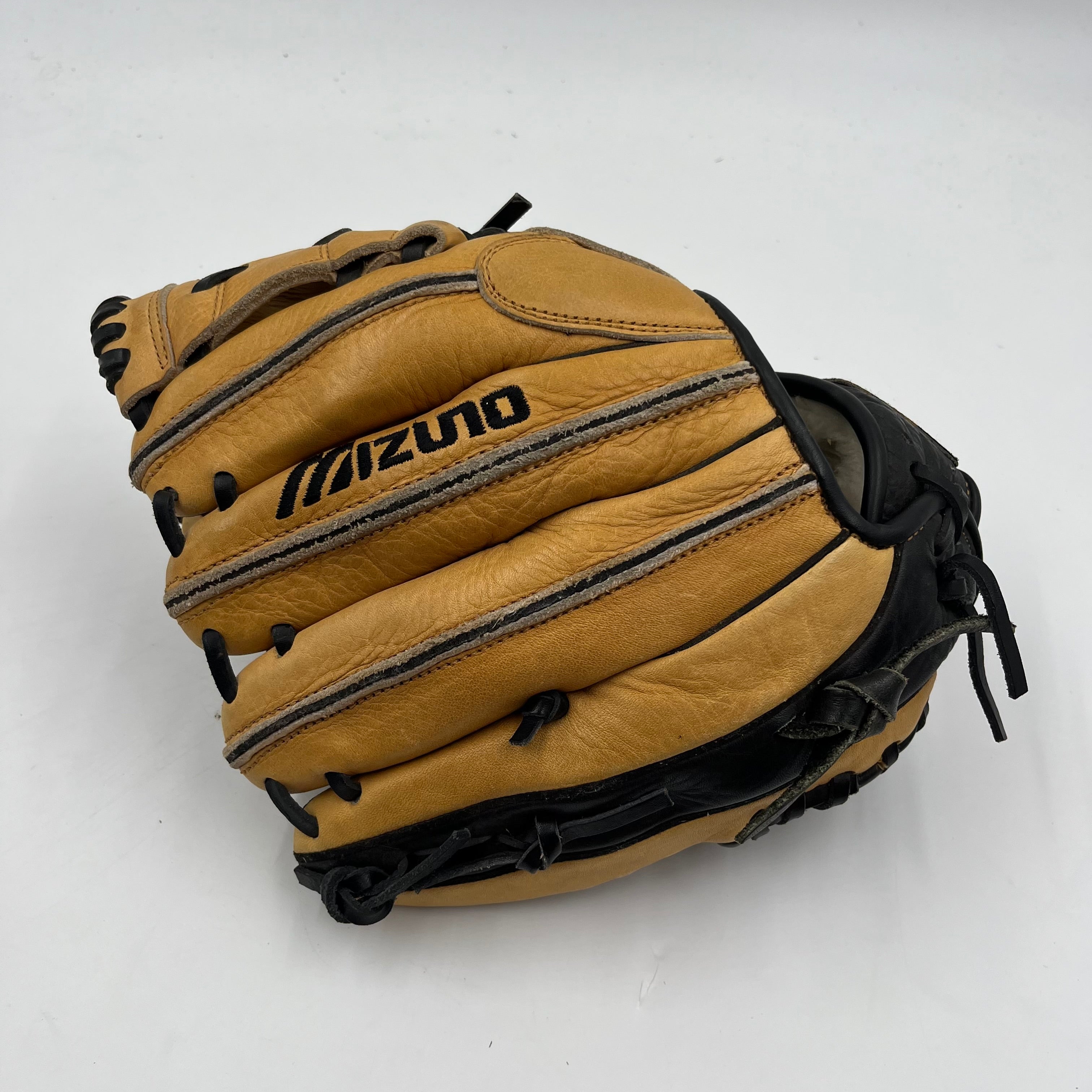 Mizuno Classic Select Series 11” Infield Baseball Glove