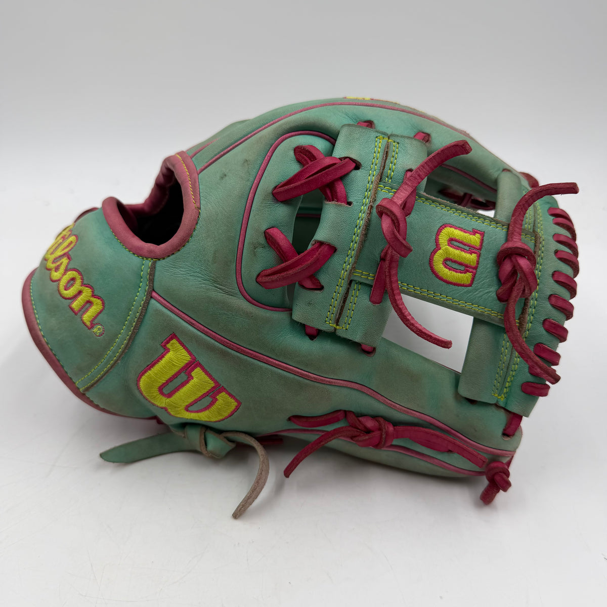 Wilson A2000 1786 11.5 Infield Baseball Glove