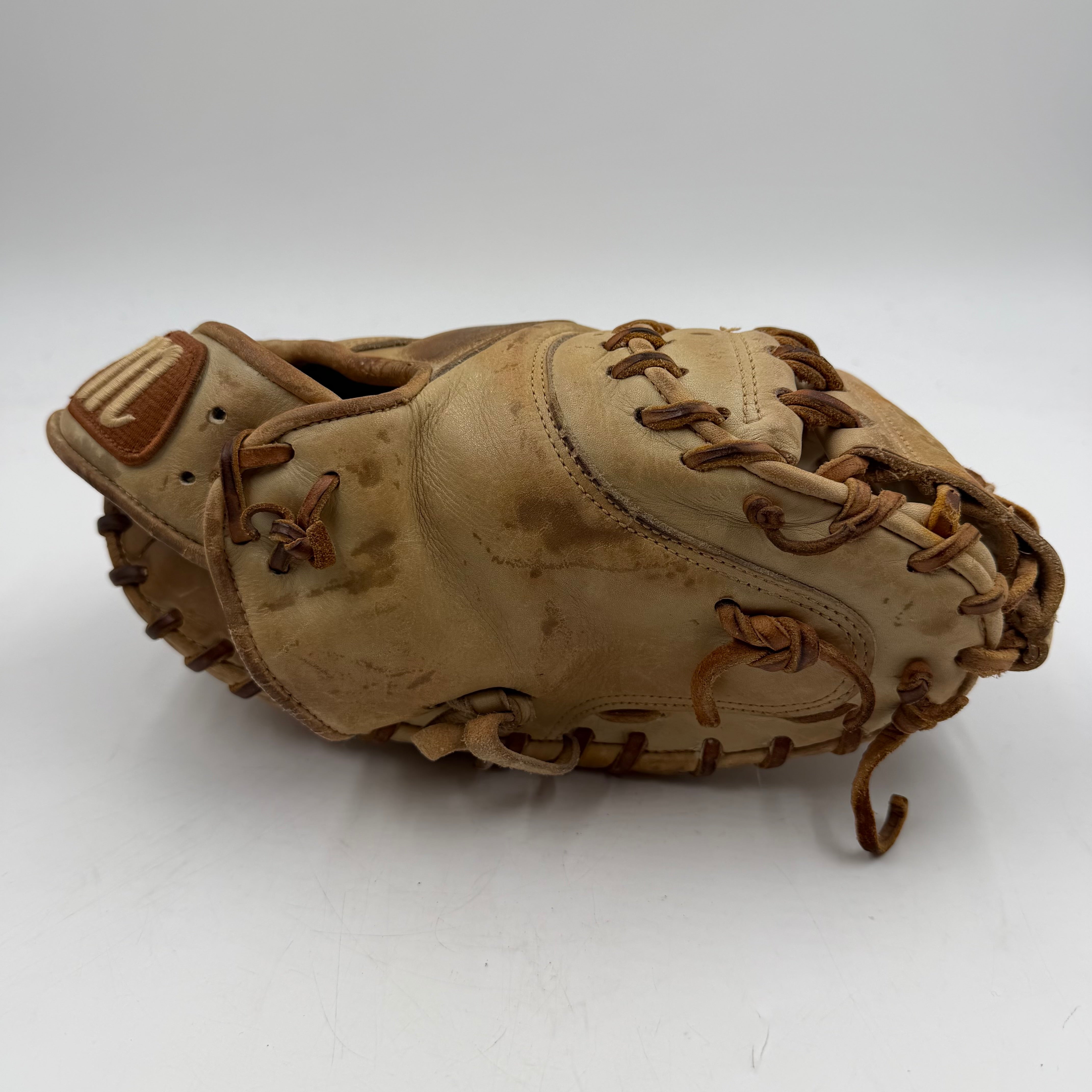 Marucci Honor the Game 32.5 catchers mitt baseball glove