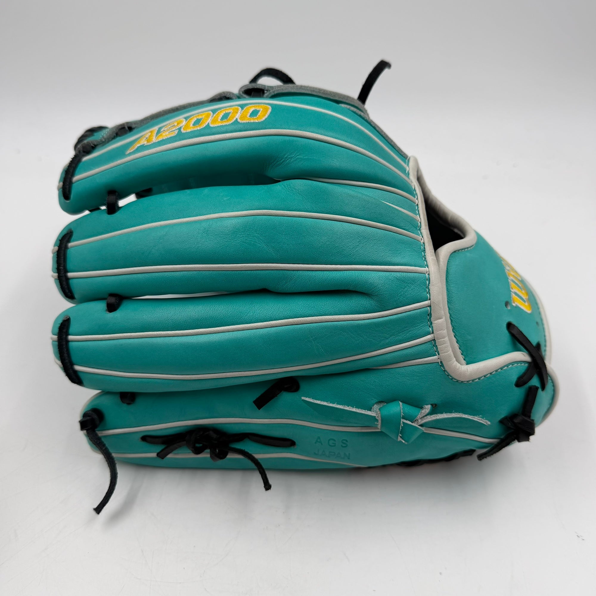 Wilson A2000 SA17 12” Pitchers Infield Baseball Glove - photo 2
