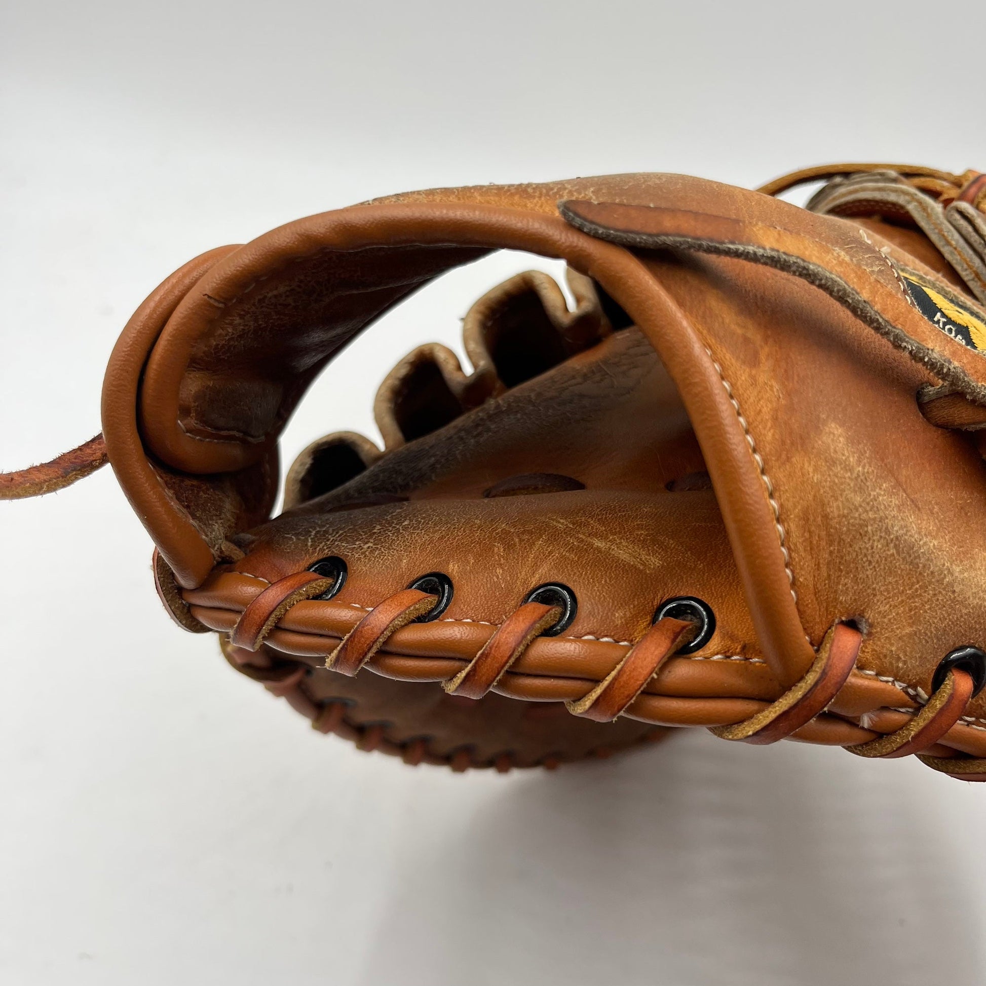 Wilson A2834 The Outsider 12” First Base Mitt Baseball Glove - photo 4