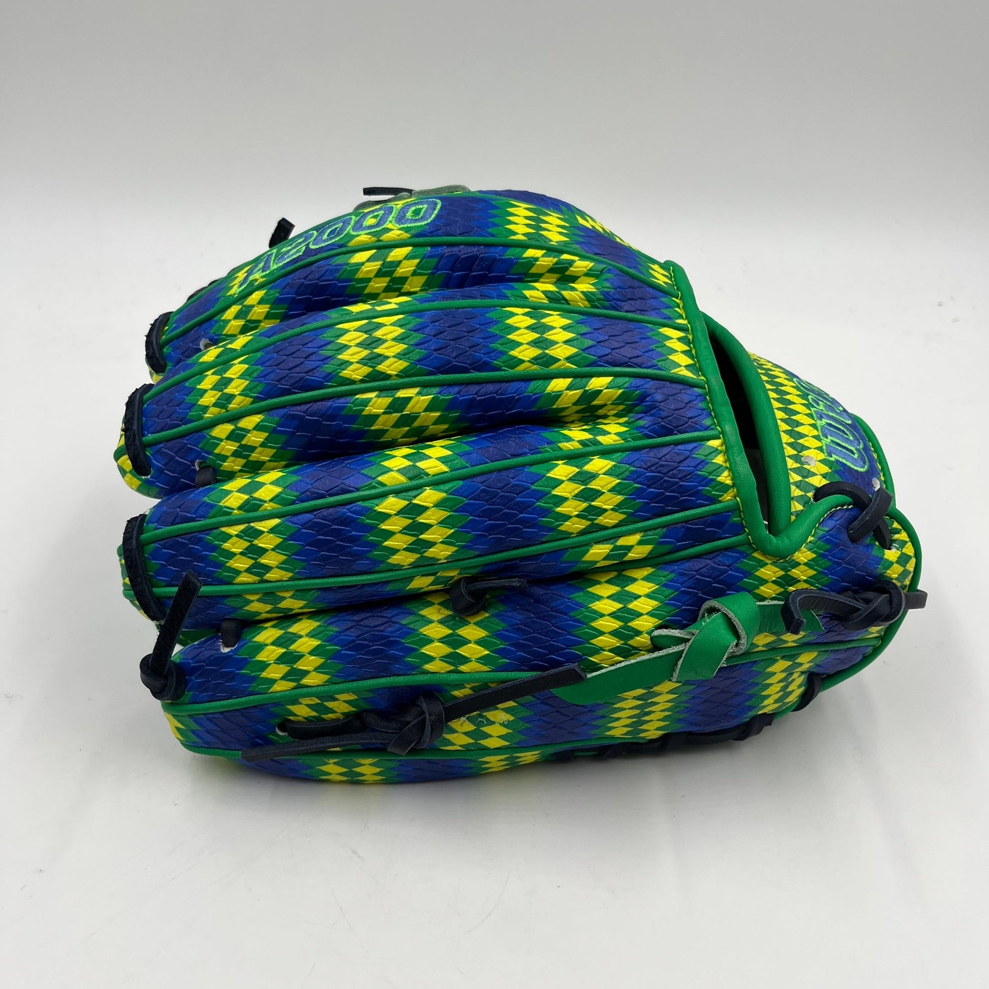 Wilson A2000 Chinook Seedery Dill Pickle 1786 11.5 Infield Baseball Glove - photo 2