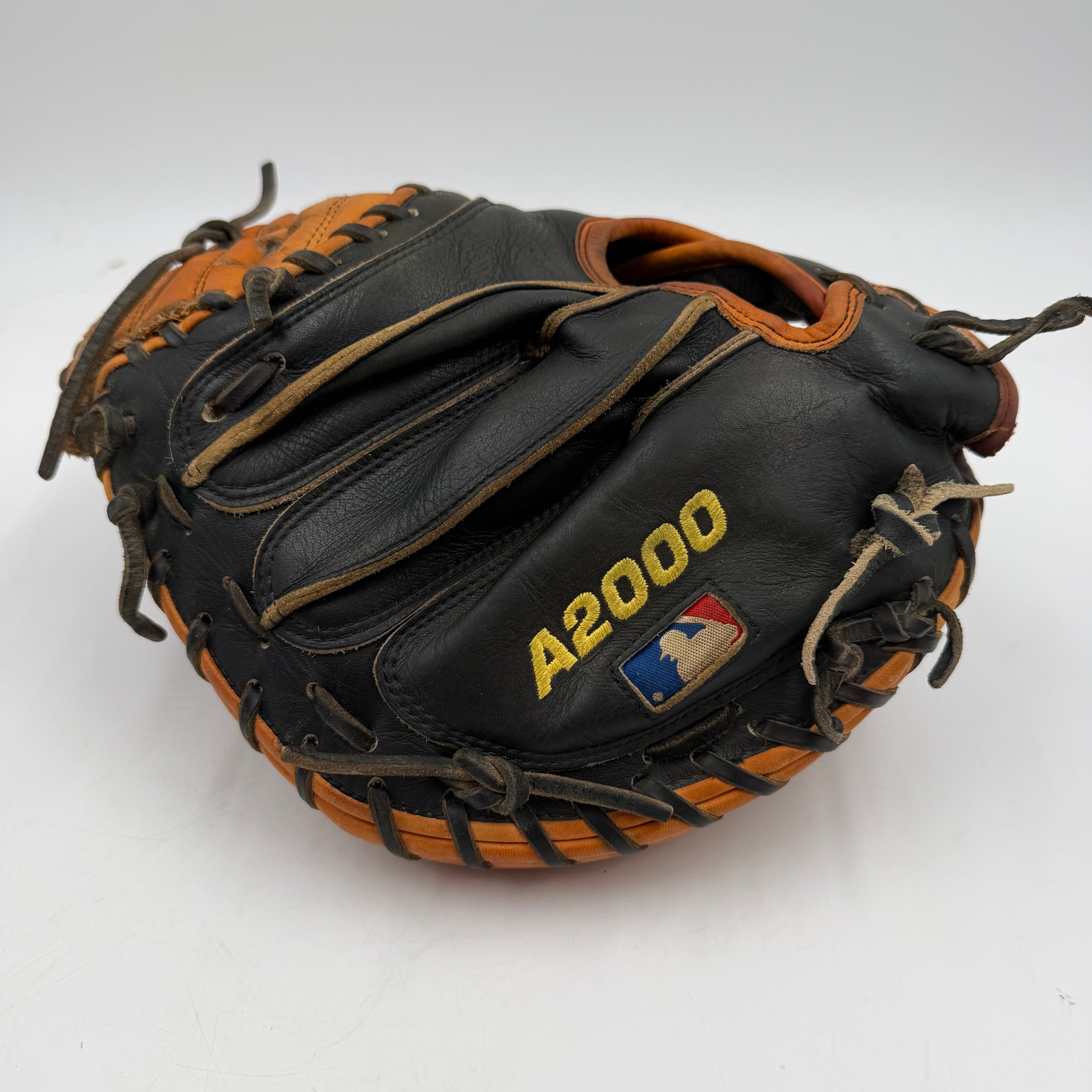 Wilson A2000 Pudge 32.5 Catchers Mitt Baseball Glove
