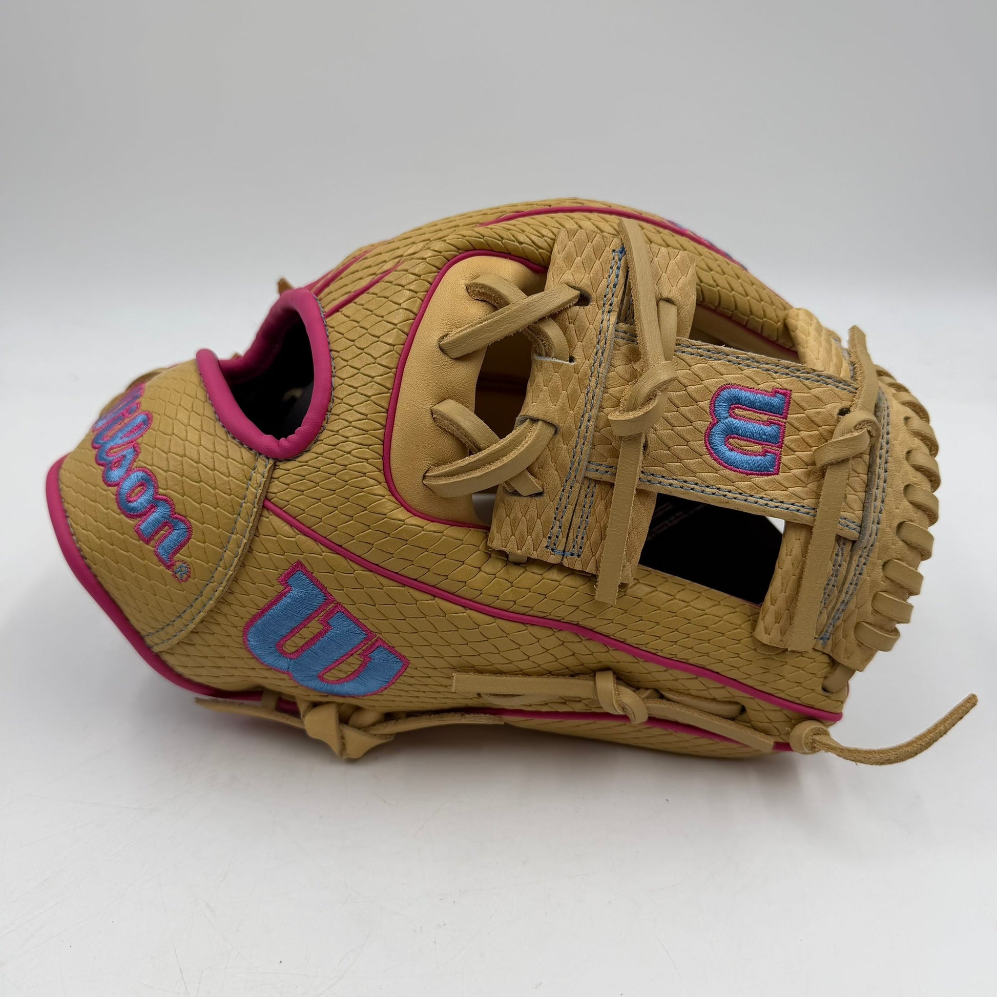 Wilson A1000 1786 11.5 Infield Baseball Glove - photo 1