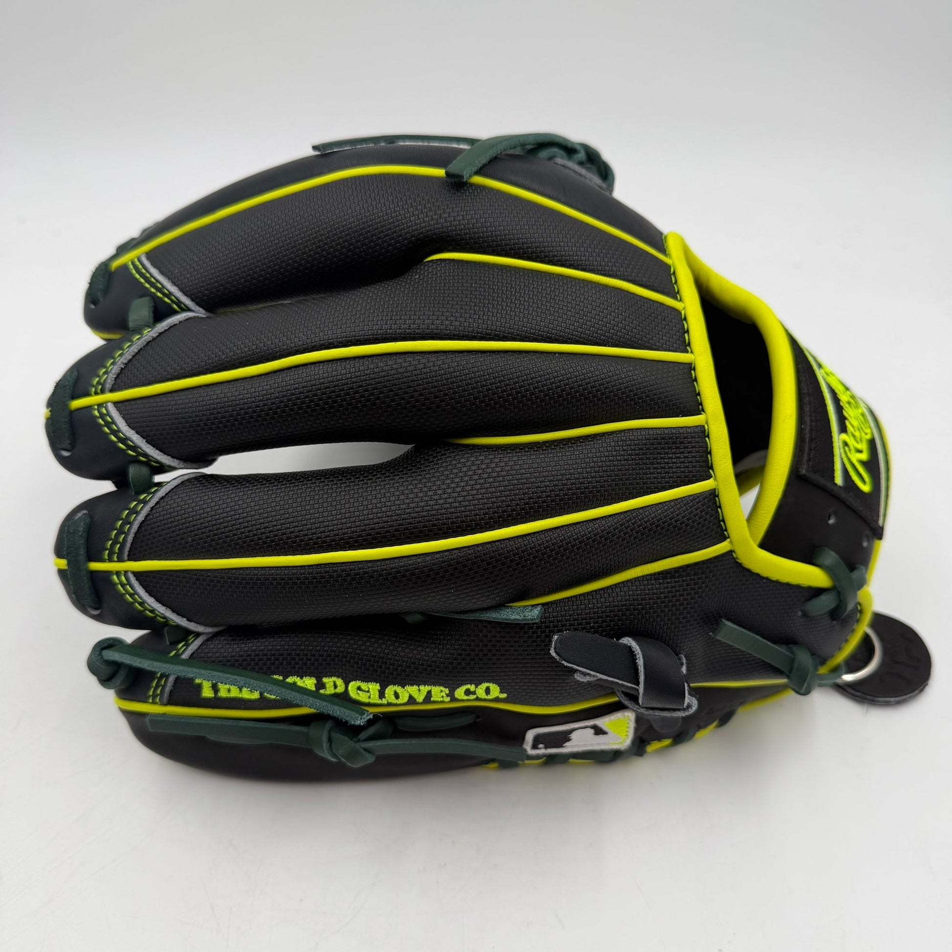 Rawlings heart of the hide 11.5 infield Baseball Glove - photo 2