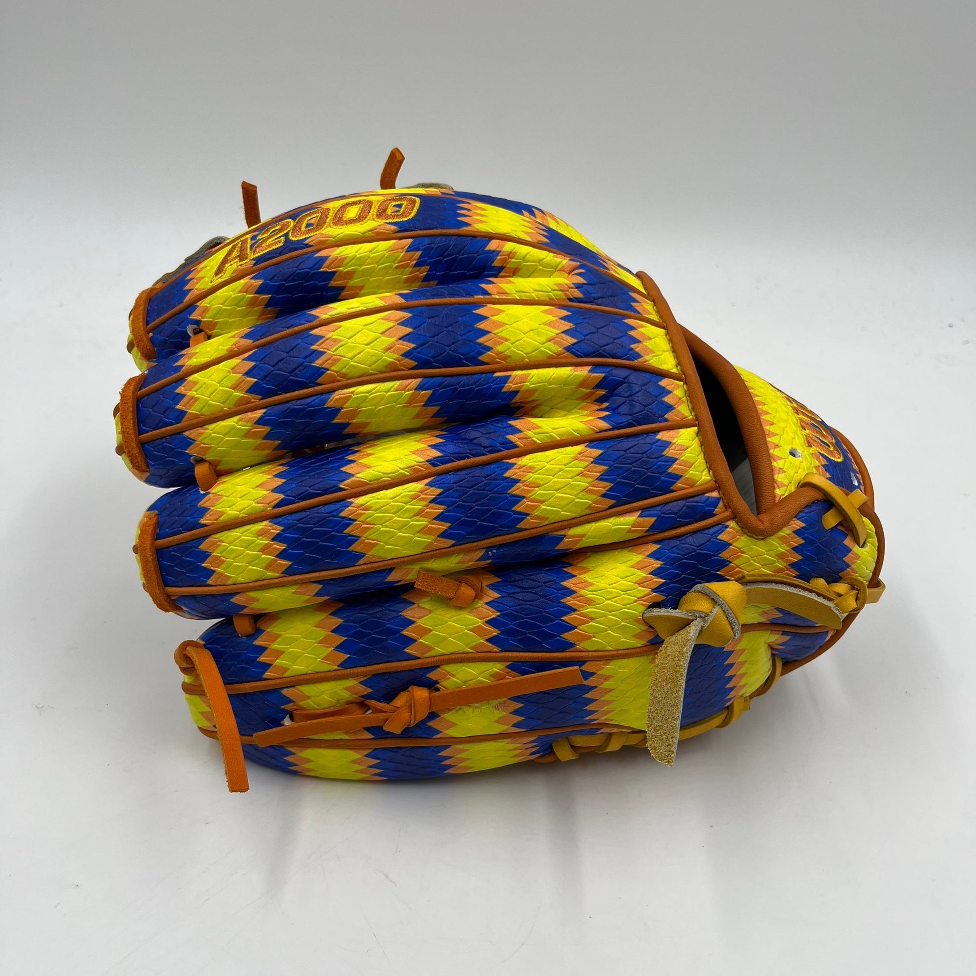 Wilson A2000 Chinook Seedery Hatch Chile 1786 11.5 Infield Baseball Glove - photo 2