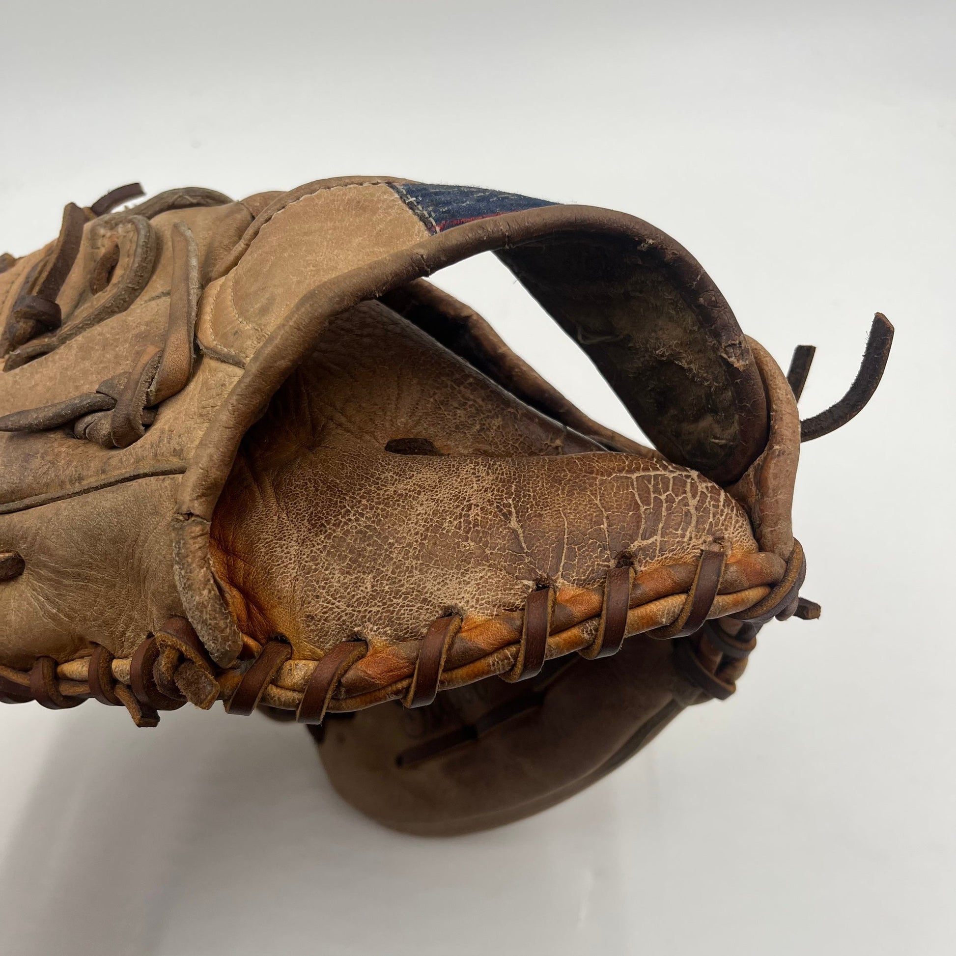 Spalding Maury Wills 11” Lefty Infield Baseball Glove - photo 4