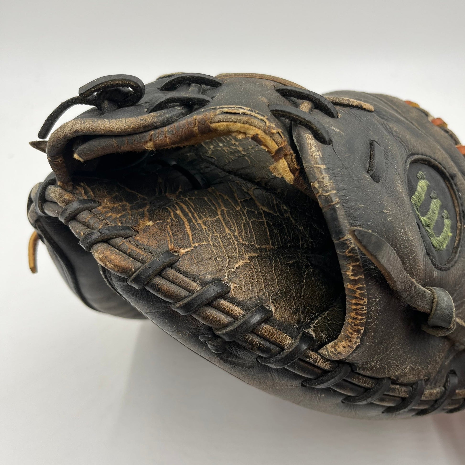 Wilson The A2000 34” Catchers Mitt Baseball Glove - photo 4