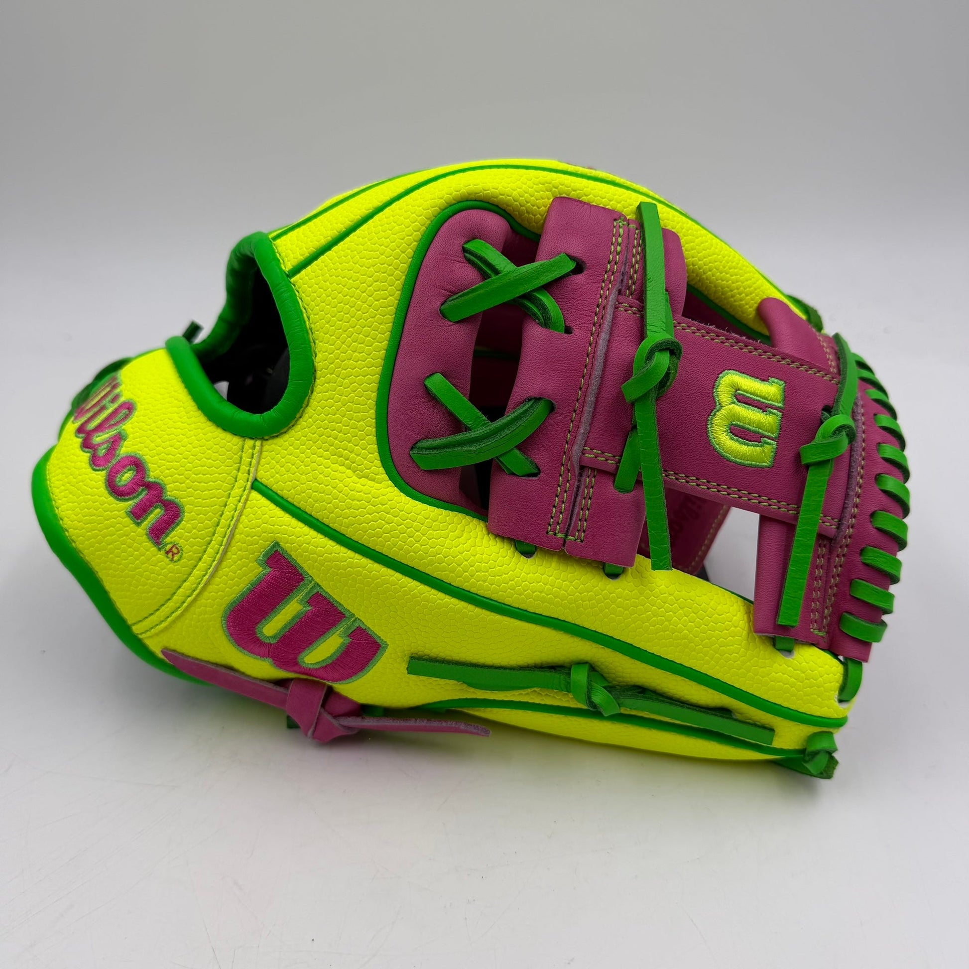 Wilson A2000 1975 11.75 March 2026 GOTM Infield Baseball Glove - photo 1