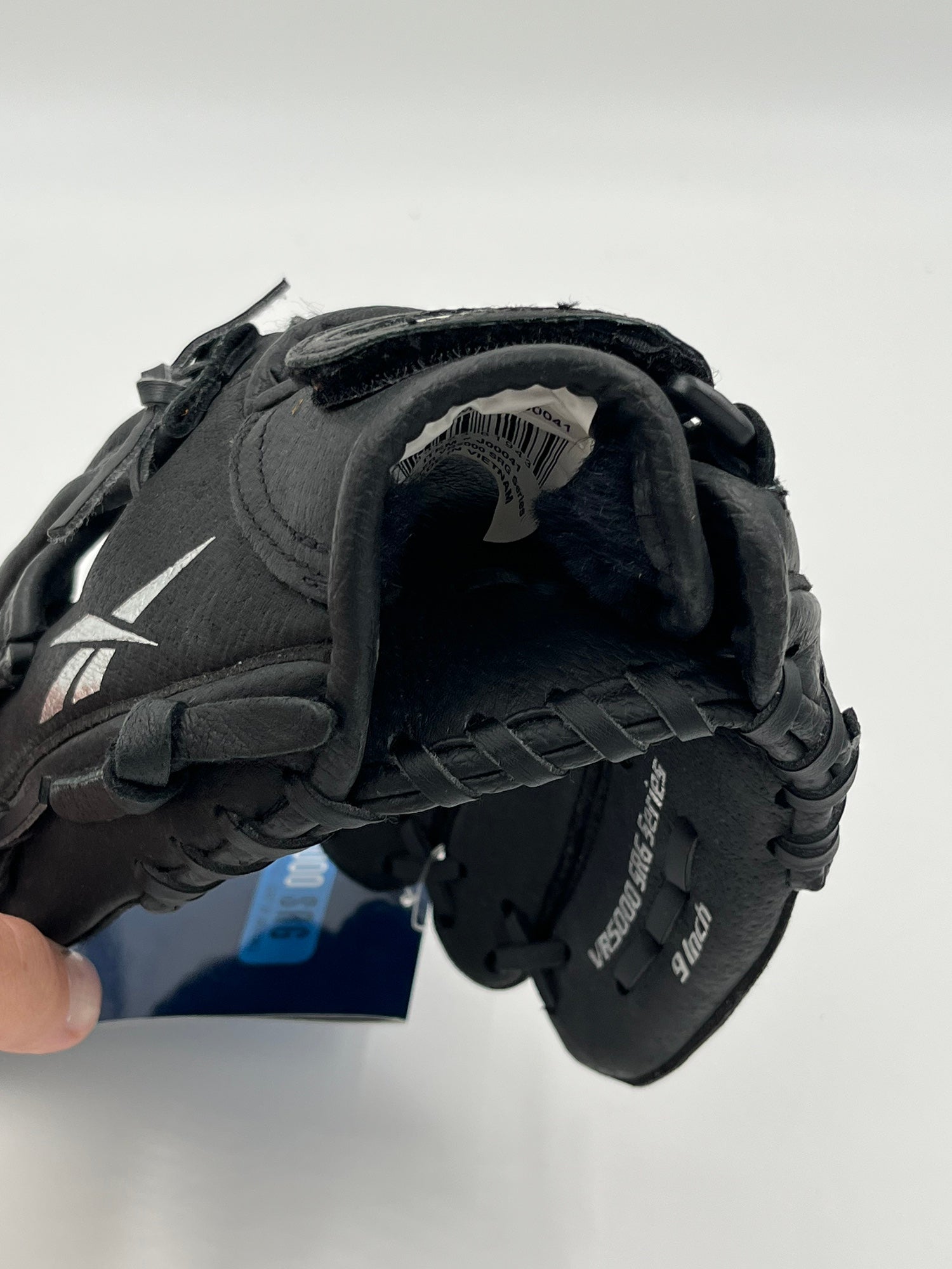Reebok VR5000 9” lefty Infield Baseball Glove - photo 4