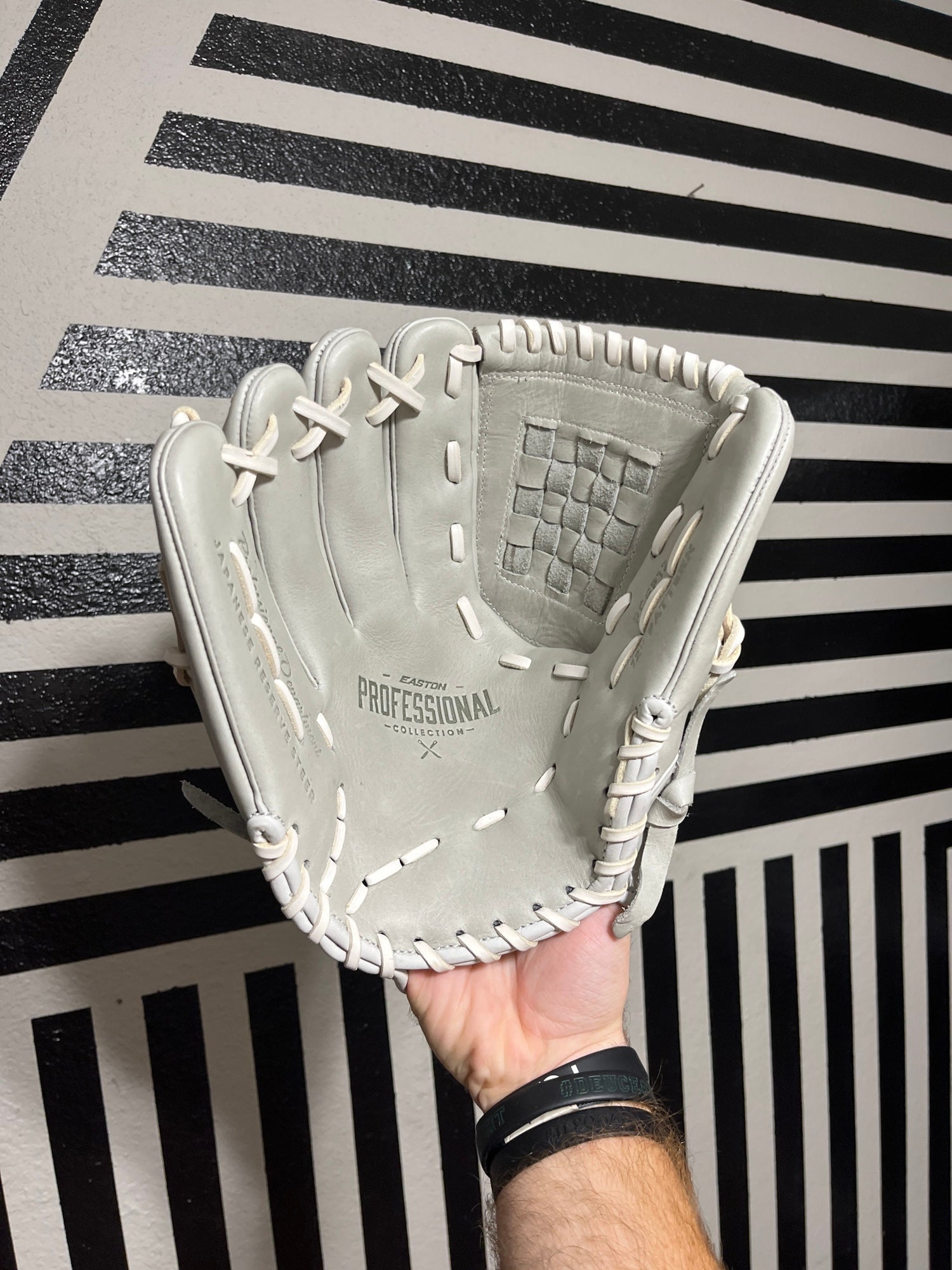 Easton professional collection 12” lefty Louisville cardinals college issue glove - photo 3