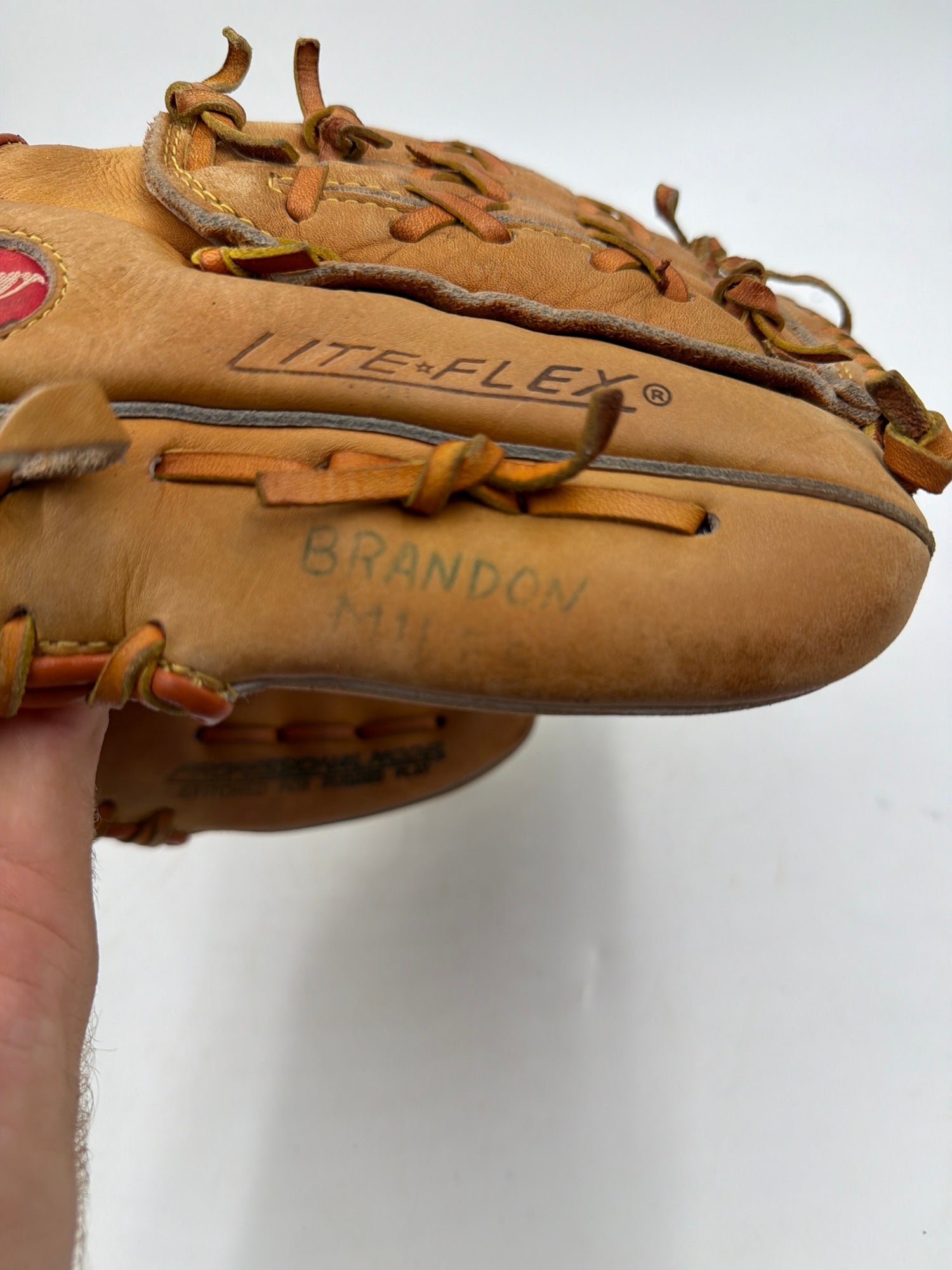 Mizuno red cup 11.75 infield Baseball Glove - photo 5
