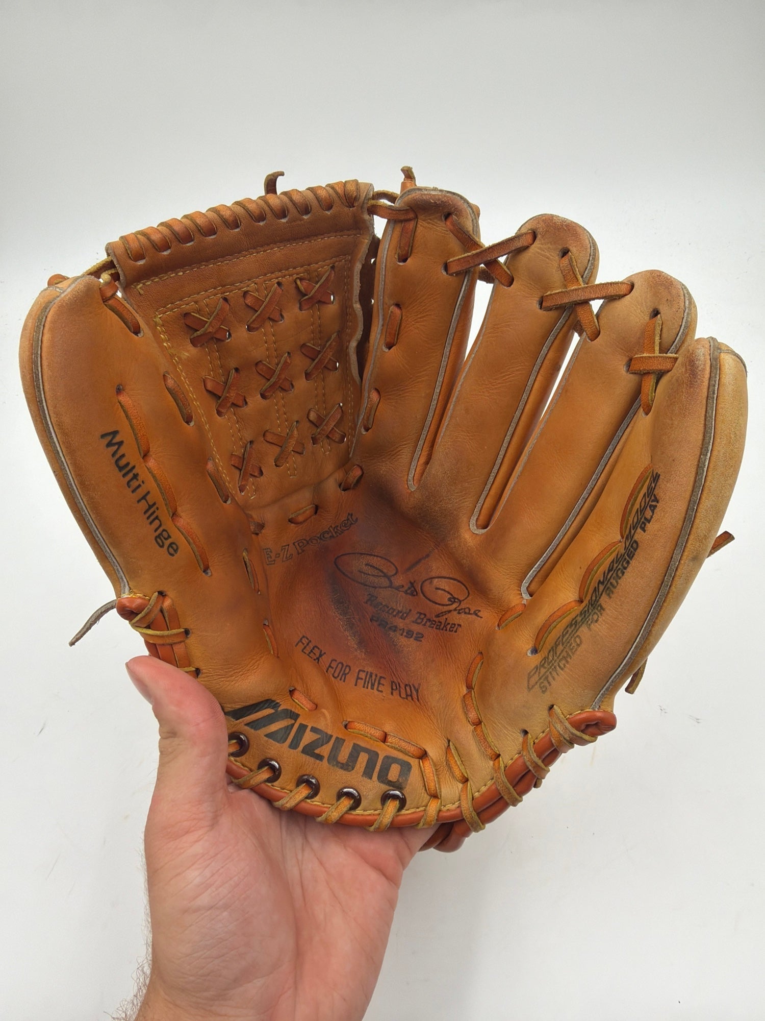 Mizuno red cup 11.75 infield Baseball Glove - photo 3