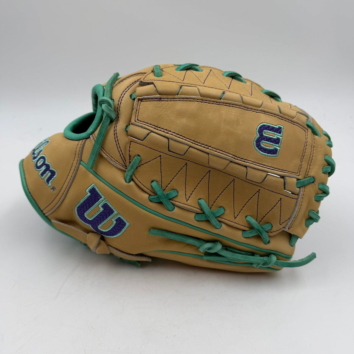Wilson A2000 SA12DH 12” Pitchers Infield Baseball Glove - photo 1