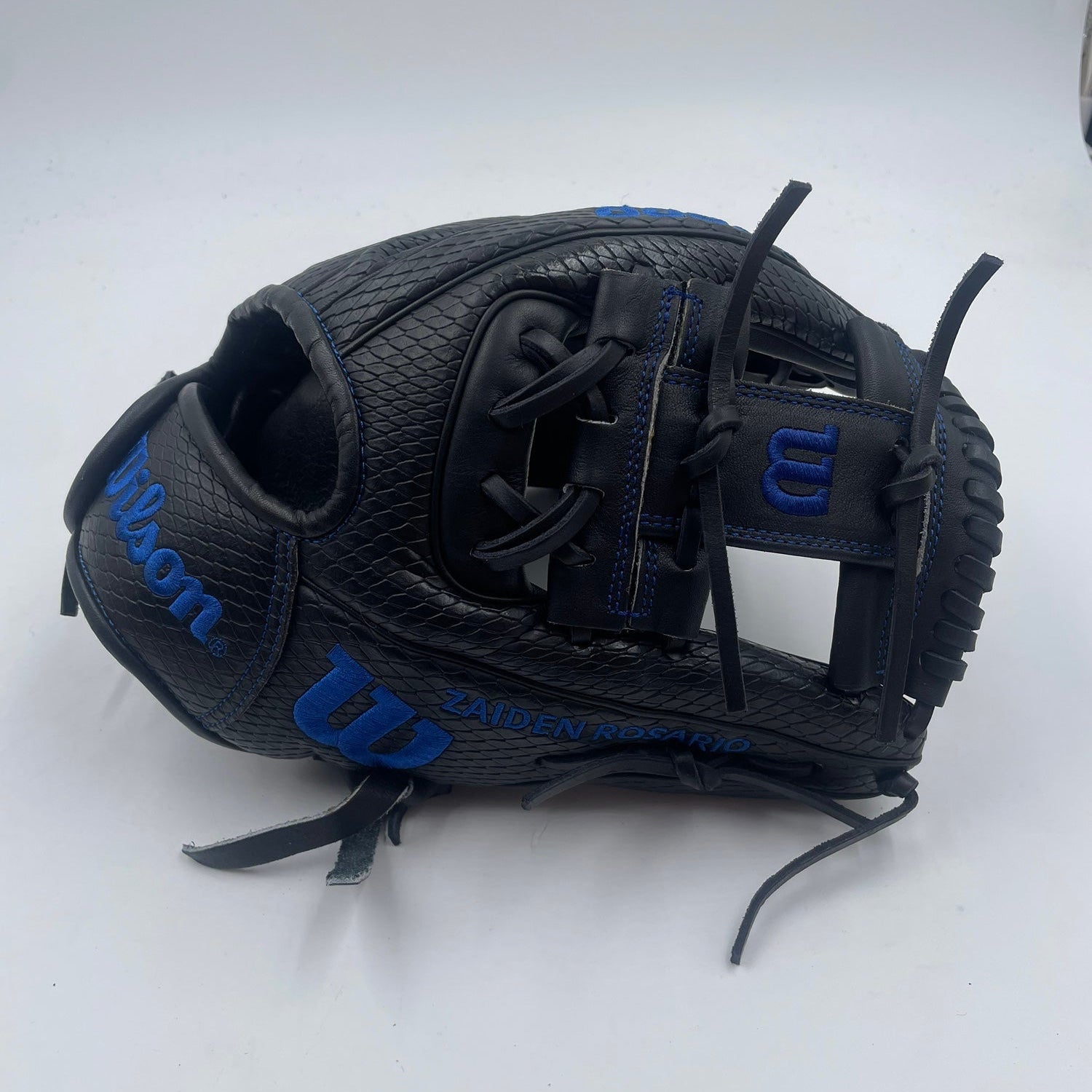 Wilson A2000 1786 11.5 Infield Baseball Glove - photo 1