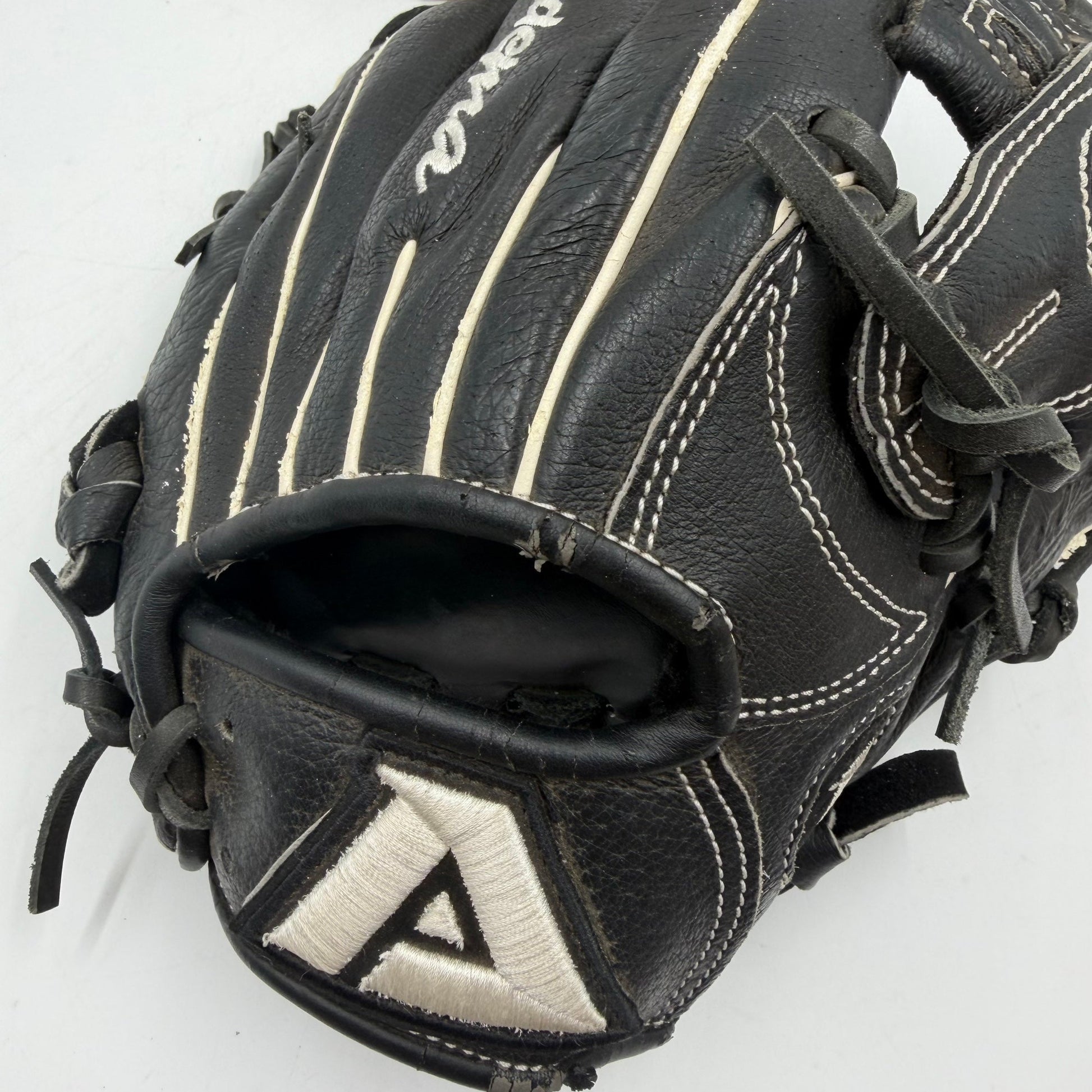 Akadema AJP96 Rookie Series 10.5” Youth Infield Baseball Glove - photo 5