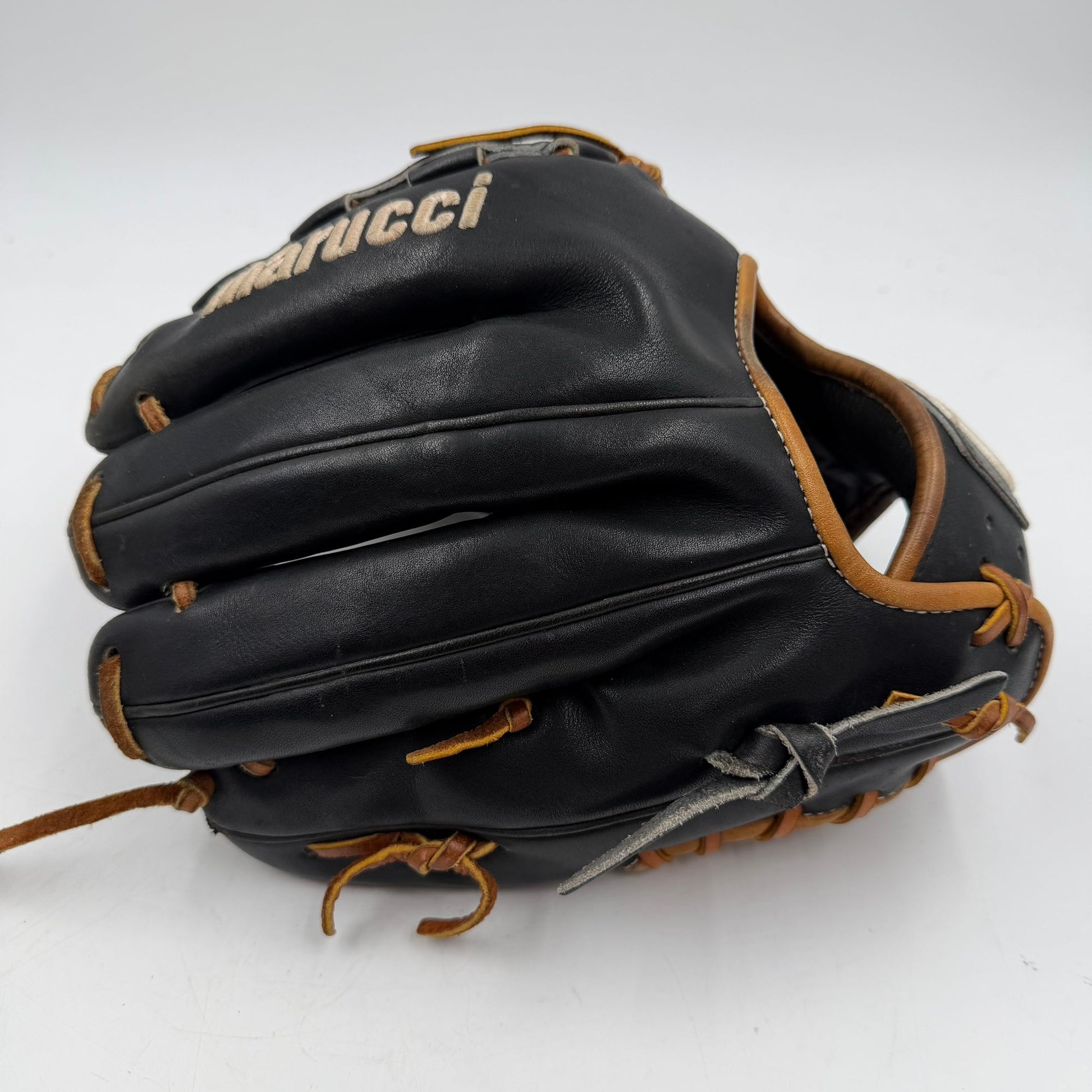Marucci Capitol Series 11.75 Pitchers Infield Baseball Glove - photo 2
