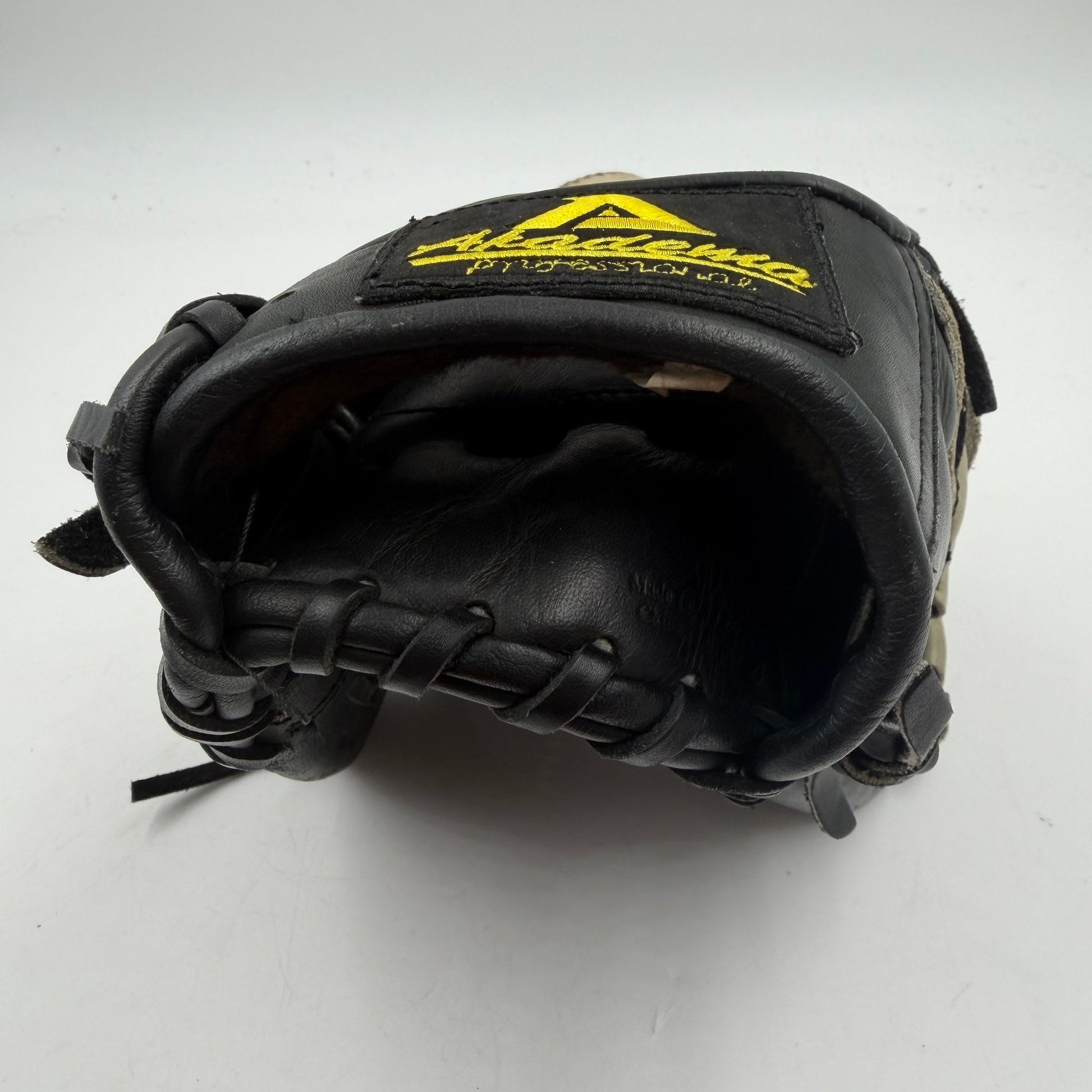 Akadema AFL10 Funnel Series 11.5 Infield Baseball Glove - photo 4