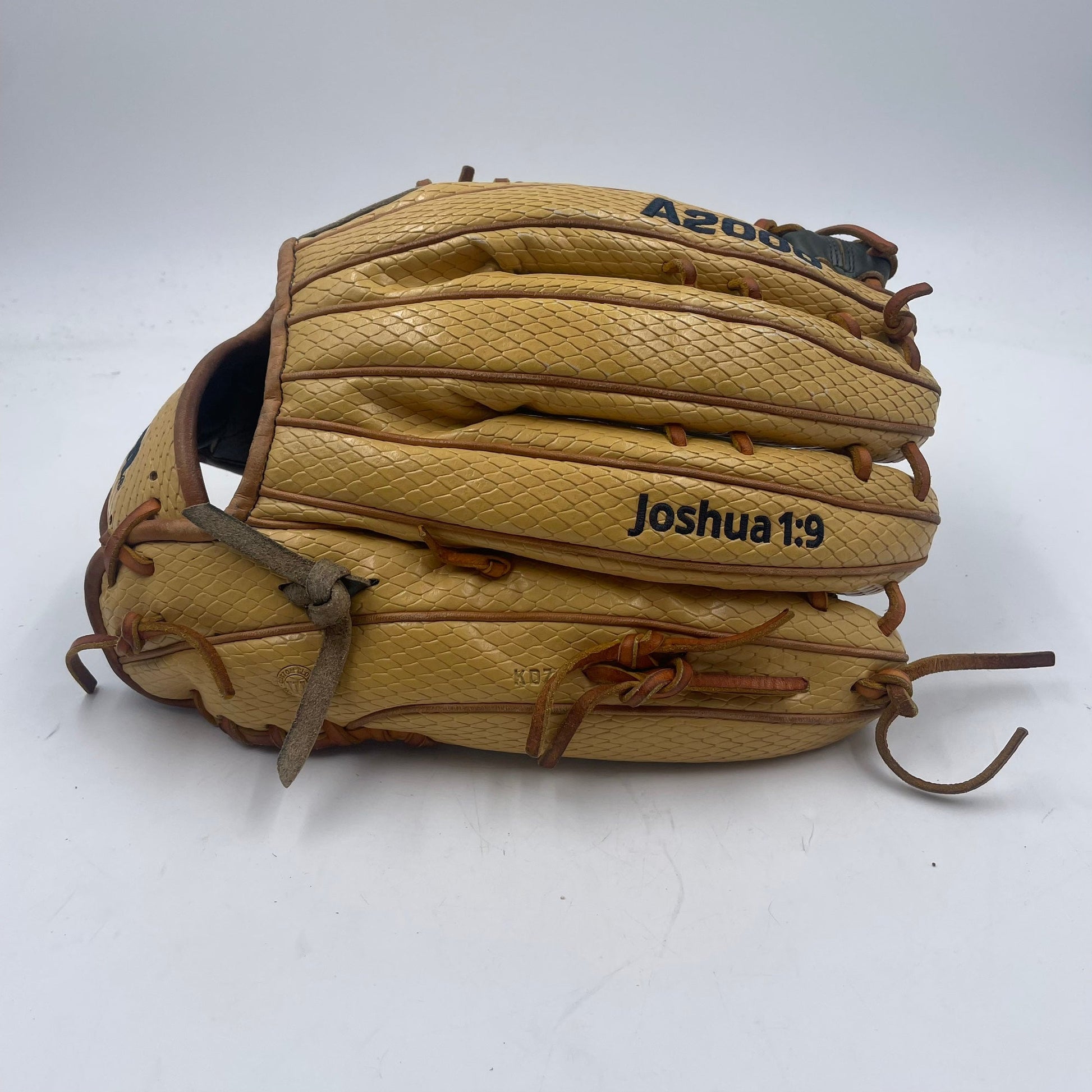 Wilson A2000 JH32 12.75 Lefty outfield Baseball Glove - photo 1